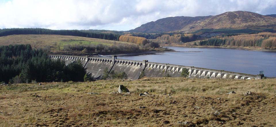 Clatteringshaws Dam image